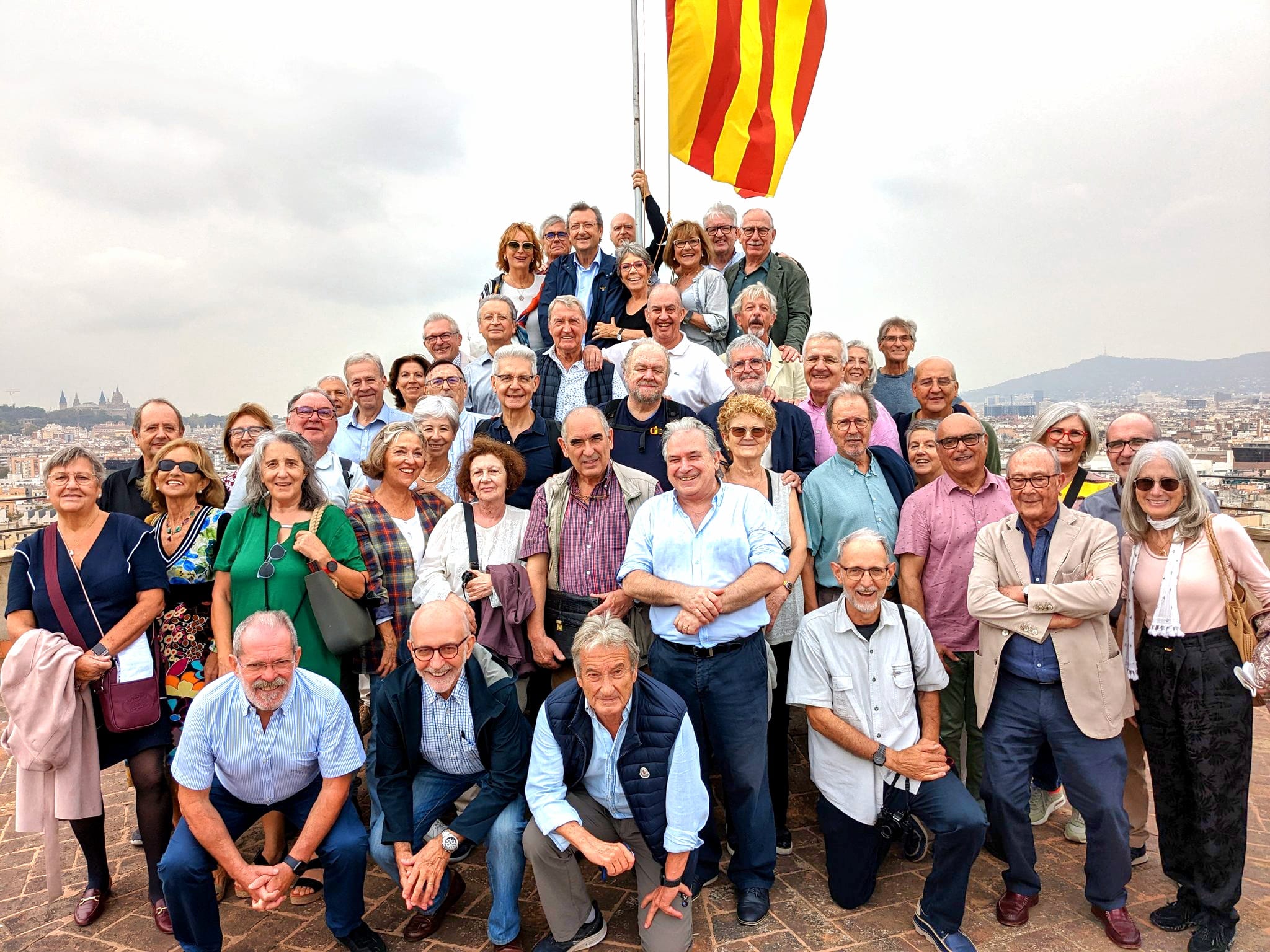 foto de grup de l'associació facultatius jubilats de l'Hospital